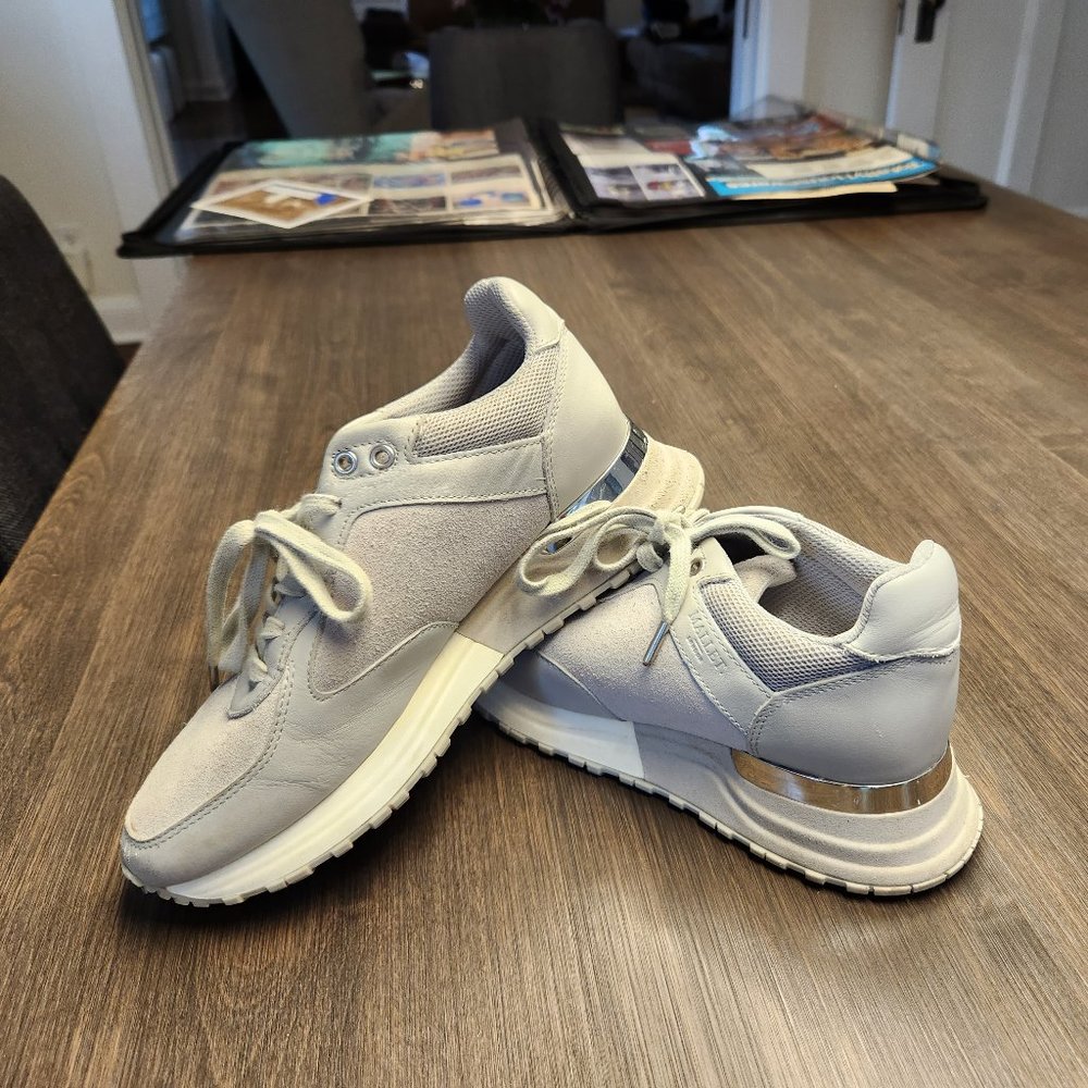 Mallet - London Luxe Runner Trainer in Grey/Silver Size US 6